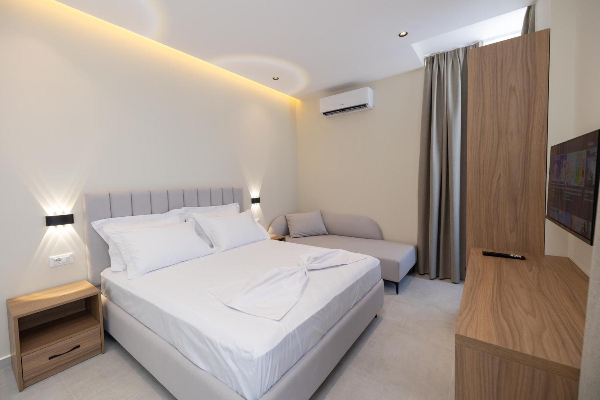 Hotel Aluor Vlorë Extérieur photo