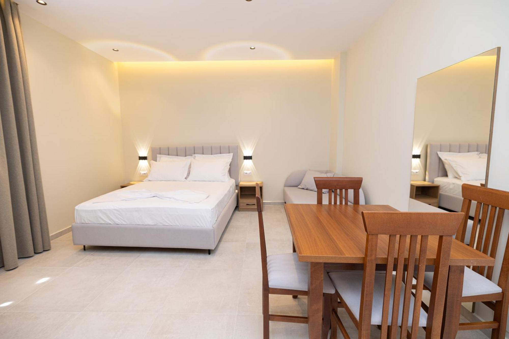 Hotel Aluor Vlorë Extérieur photo