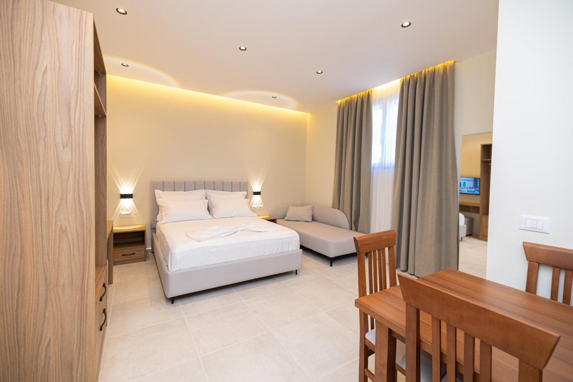 Hotel Aluor Vlorë Extérieur photo