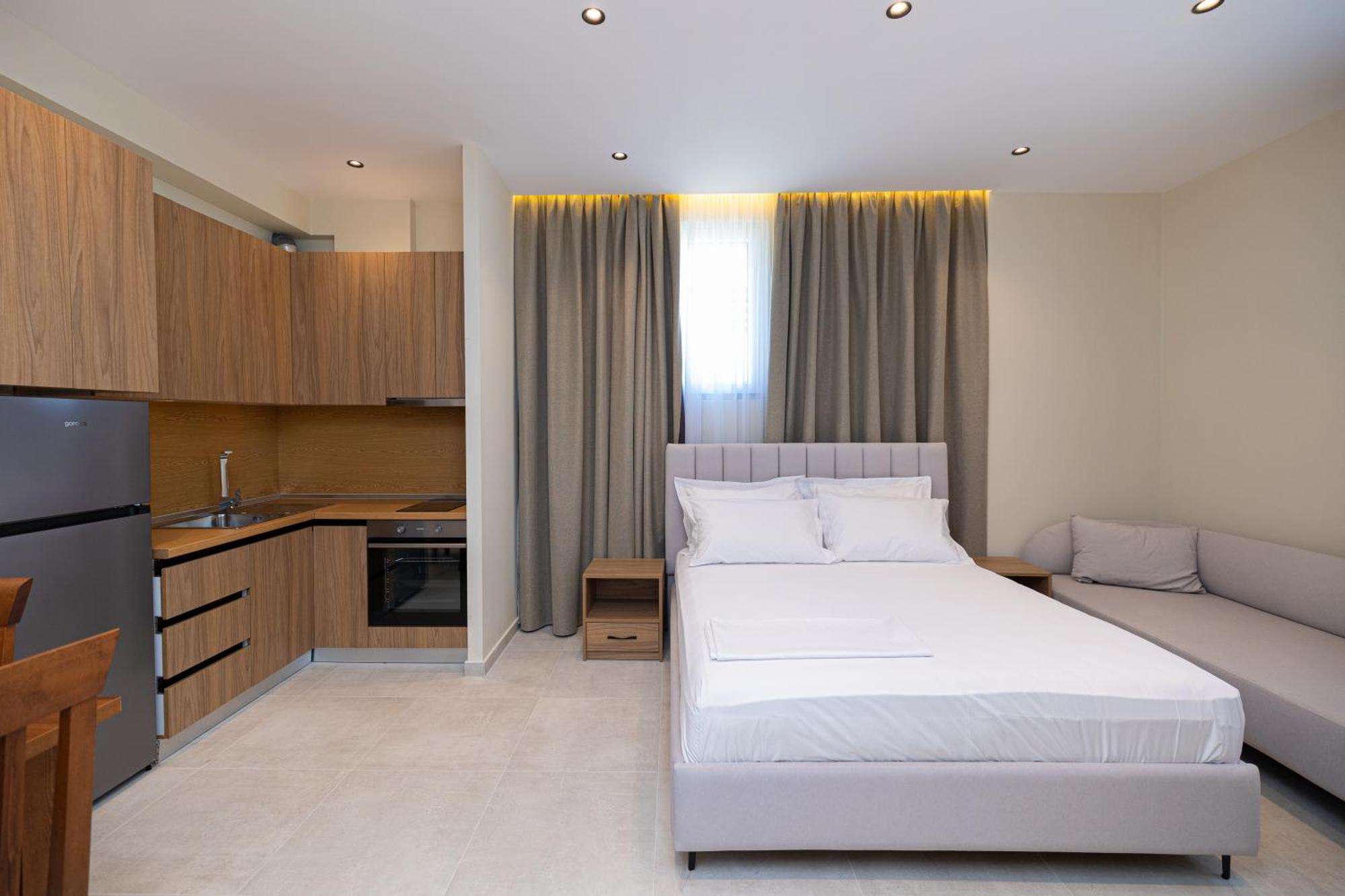 Hotel Aluor Vlorë Extérieur photo