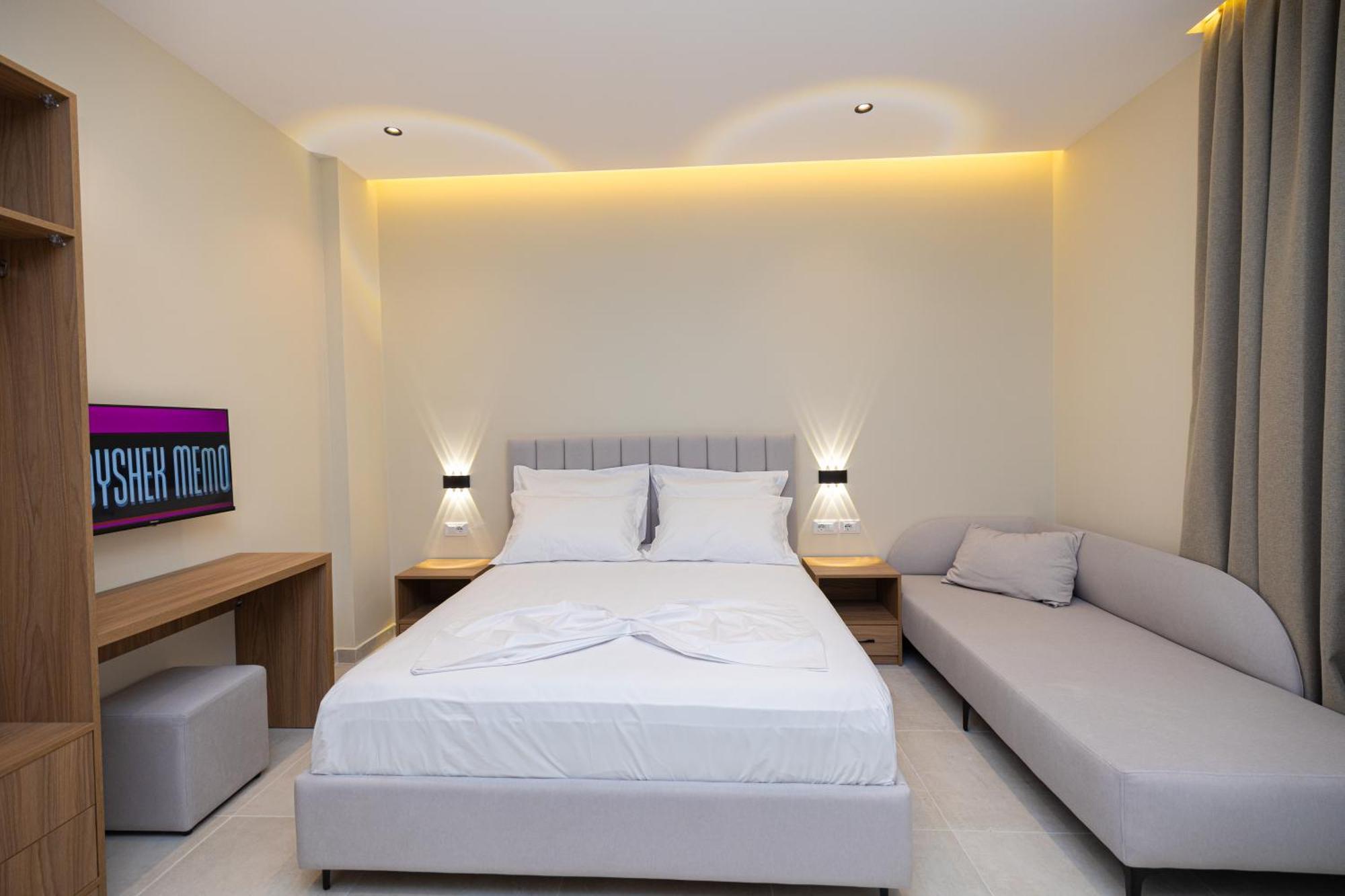 Hotel Aluor Vlorë Extérieur photo