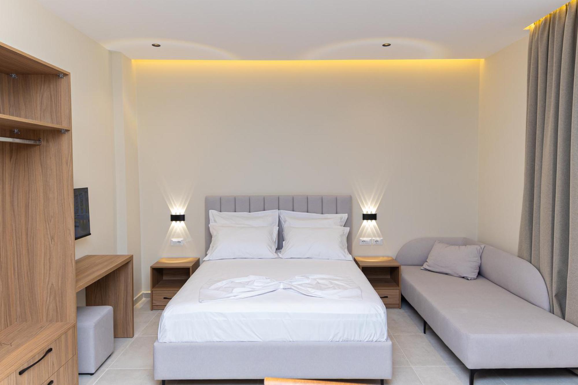 Hotel Aluor Vlorë Extérieur photo
