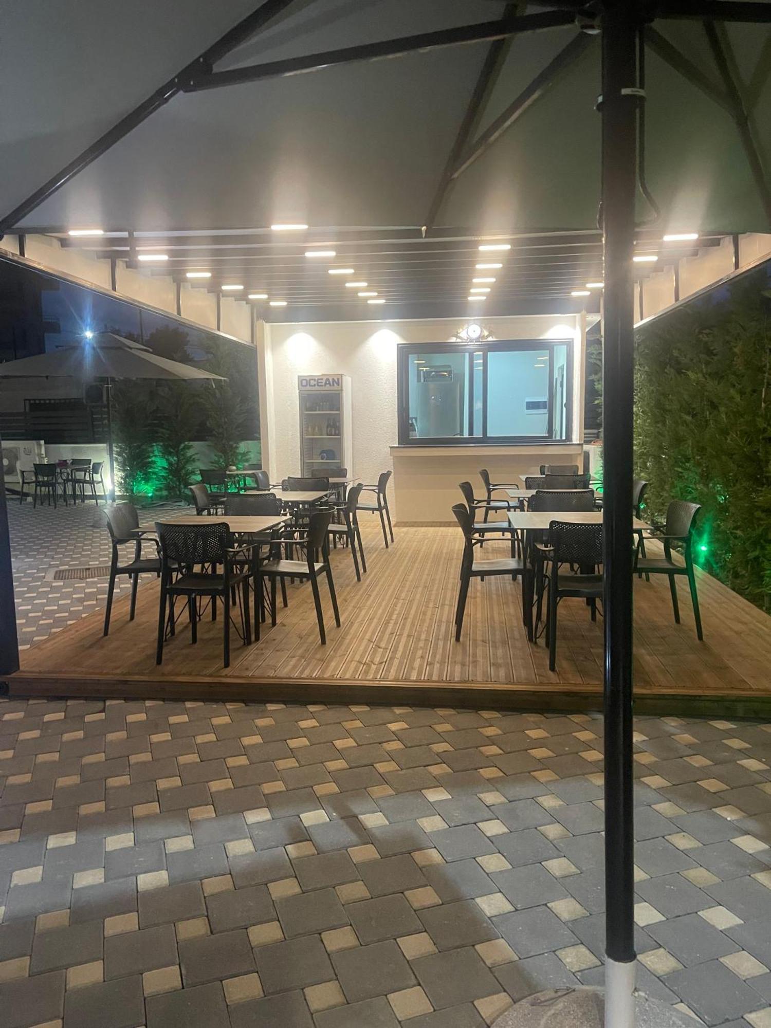Hotel Aluor Vlorë Extérieur photo