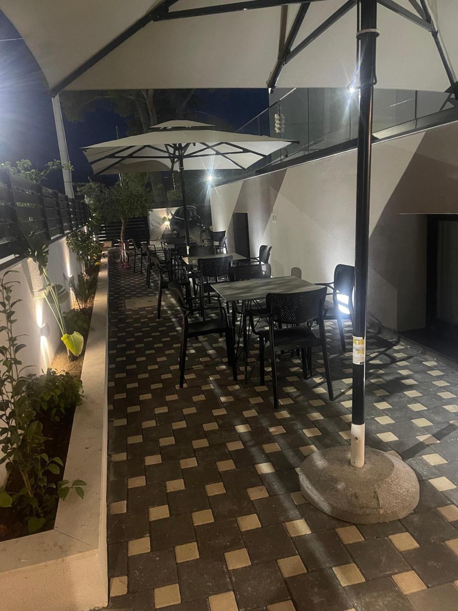 Hotel Aluor Vlorë Extérieur photo